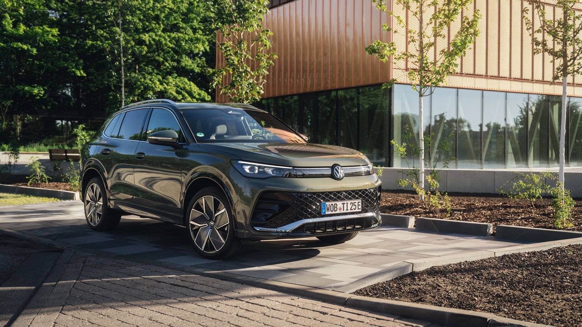 Detailbild 1: Volkswagen Tiguan R-Line 1,5 l eTSI OPF 110 kW (150 PS) 